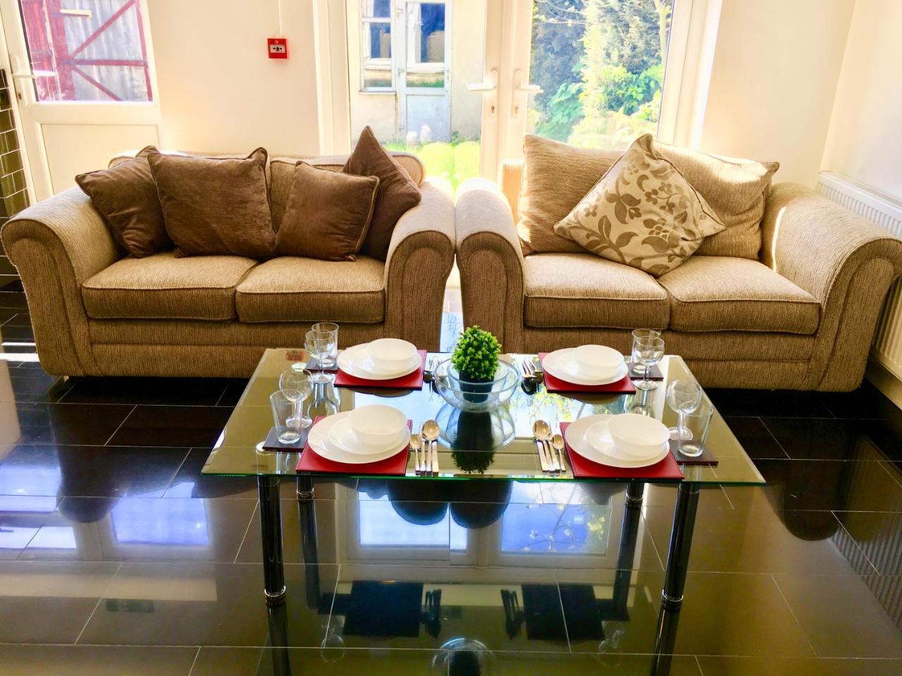 London 2 Bedroom Apartment, Kitchen, Reception And Private Garden Экстерьер фото