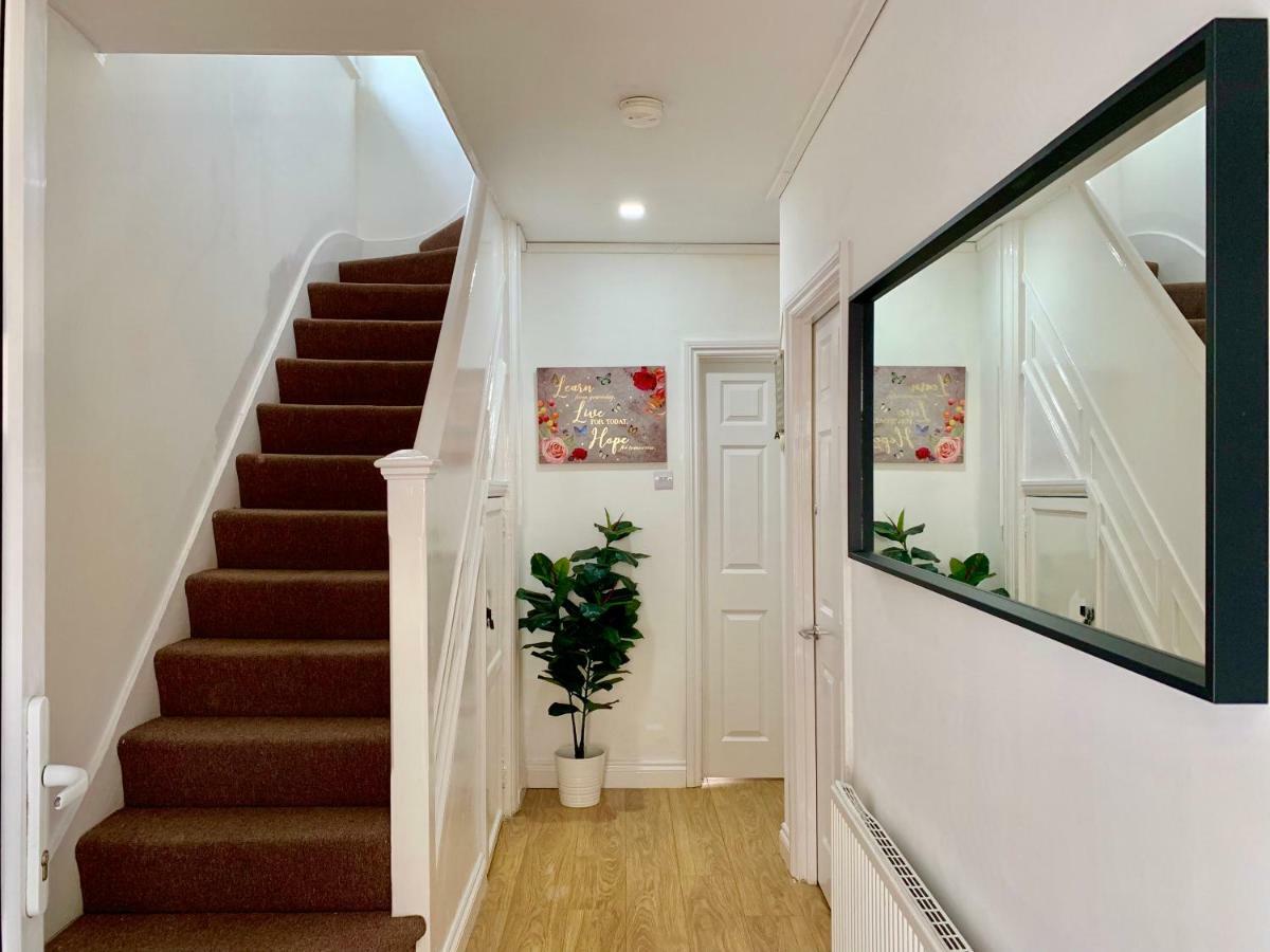 London 2 Bedroom Apartment, Kitchen, Reception And Private Garden Экстерьер фото