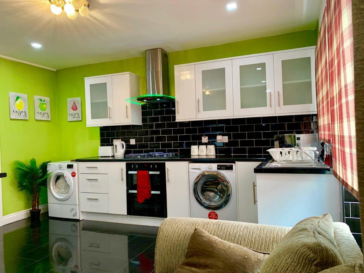 London 2 Bedroom Apartment, Kitchen, Reception And Private Garden Экстерьер фото