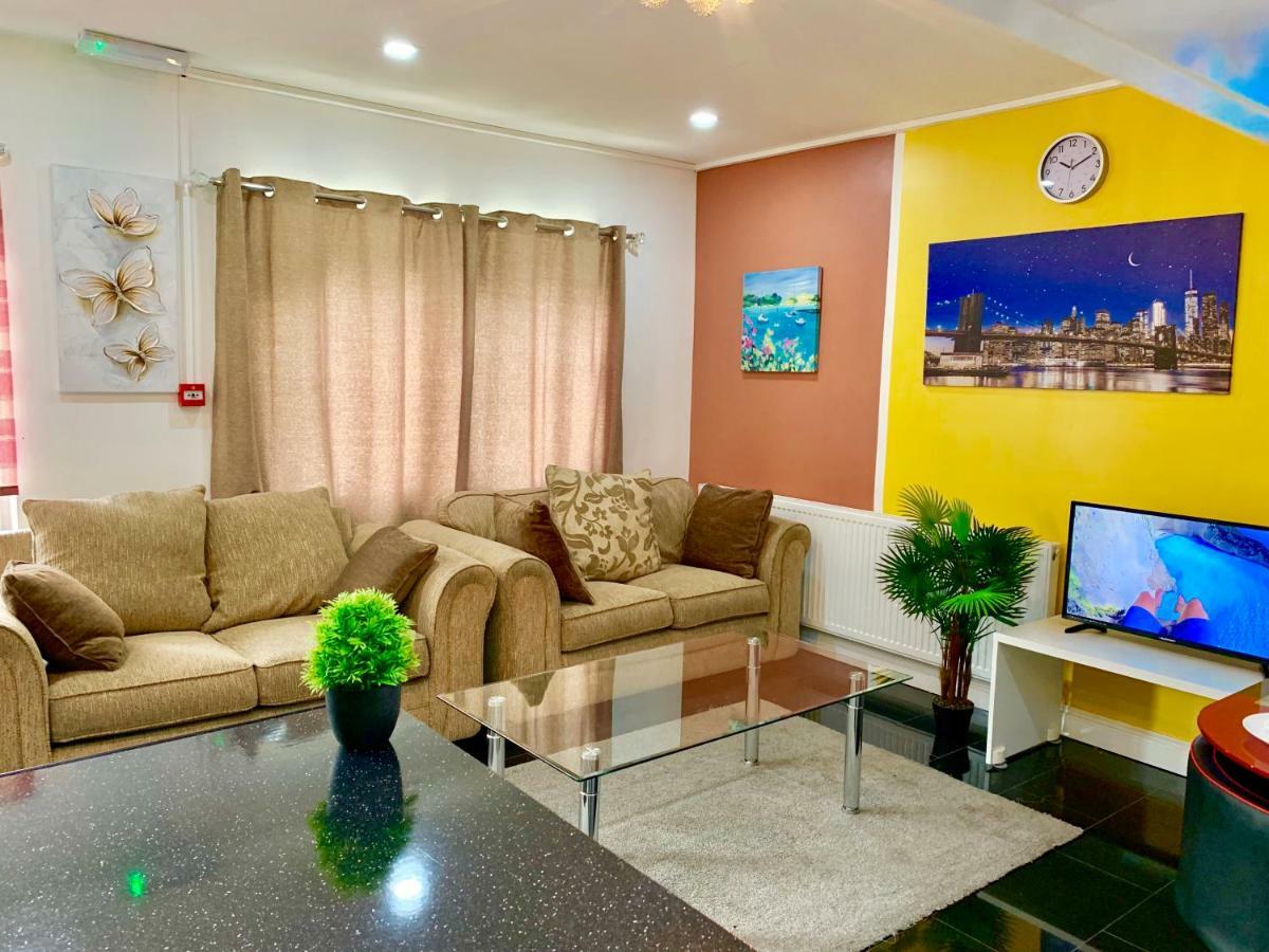 London 2 Bedroom Apartment, Kitchen, Reception And Private Garden Экстерьер фото