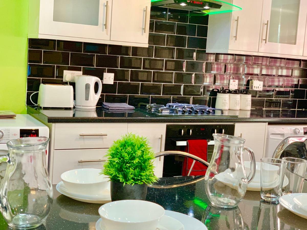 London 2 Bedroom Apartment, Kitchen, Reception And Private Garden Экстерьер фото