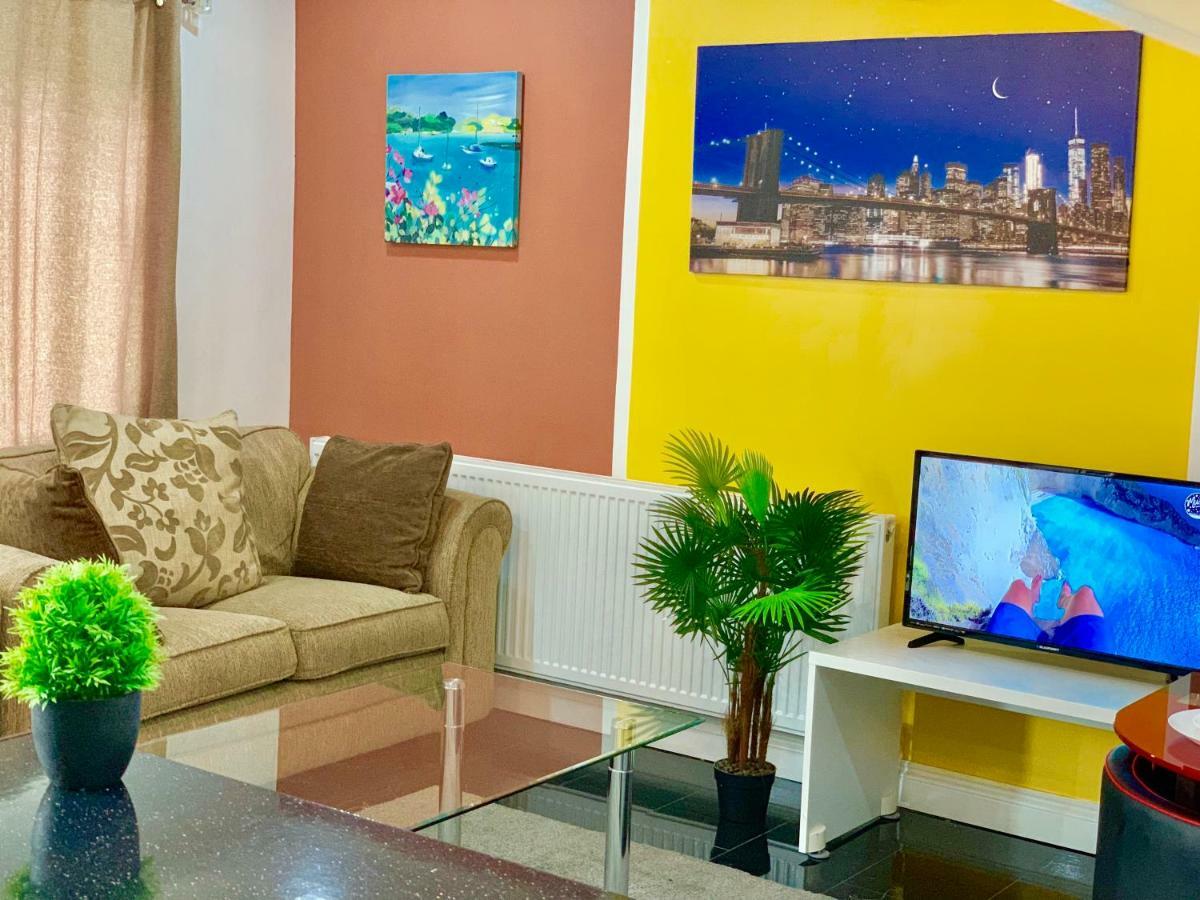 London 2 Bedroom Apartment, Kitchen, Reception And Private Garden Экстерьер фото